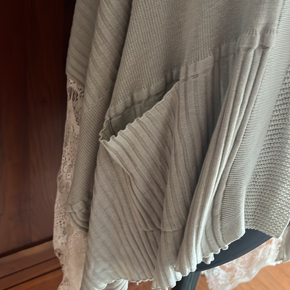 Knit and Lace High Low Vest - Picture 3 of 7